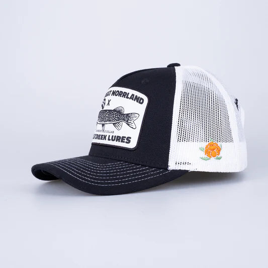 Wolfcreek Lures x SQRTN Trucker Keps - Black / White