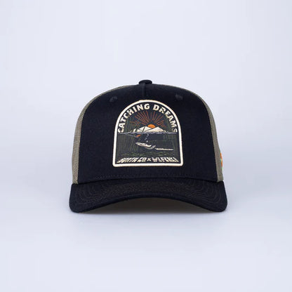 Wolfcreek Lures x SQRTN Dreams Trucker Keps - Black / Olive